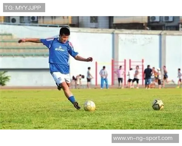 掌握足球停高球技巧的有效方法与训练建议分享